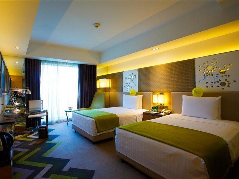Courtyard By Marriott Hotel